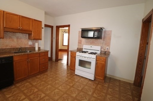 14 Huntoon St, Dorchester