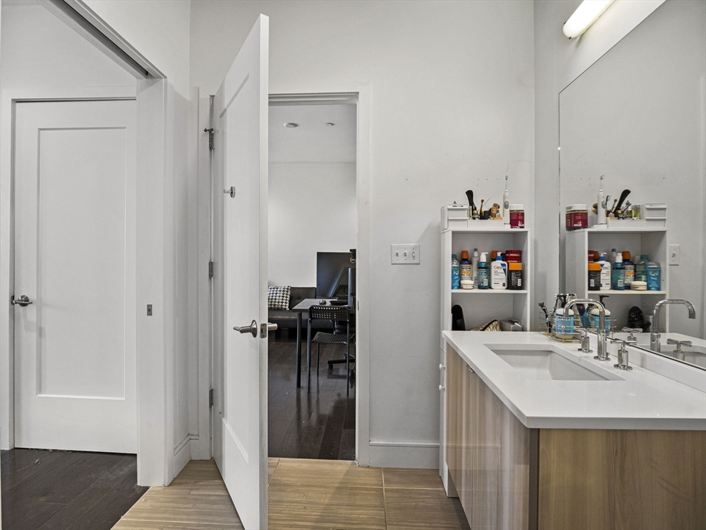 2 West 6th St, South Boston