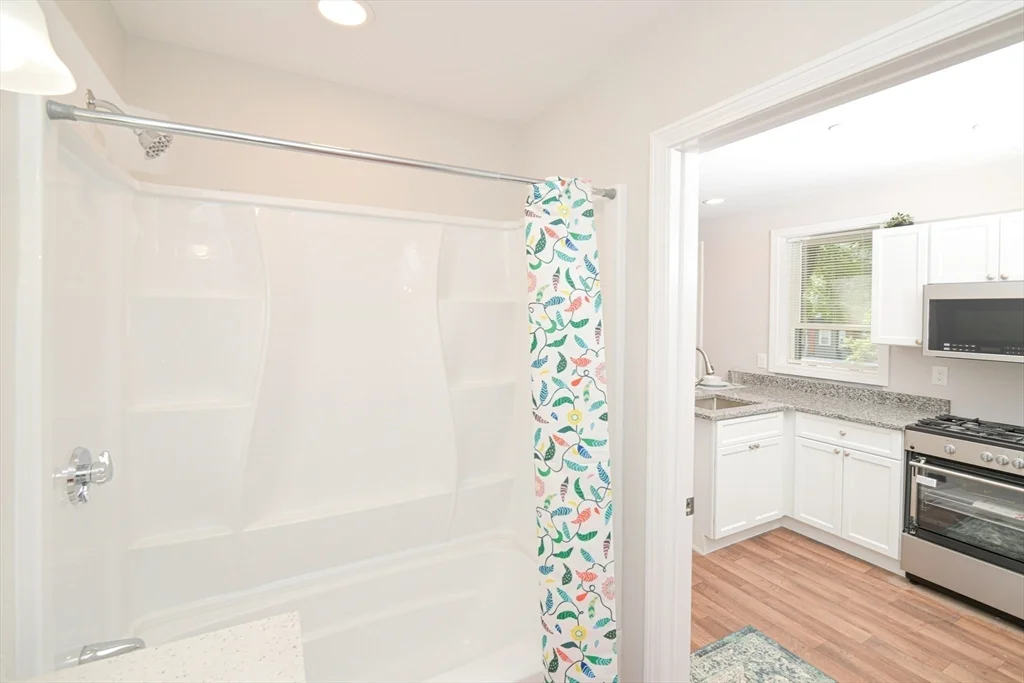 23 Warwick, Roxbury