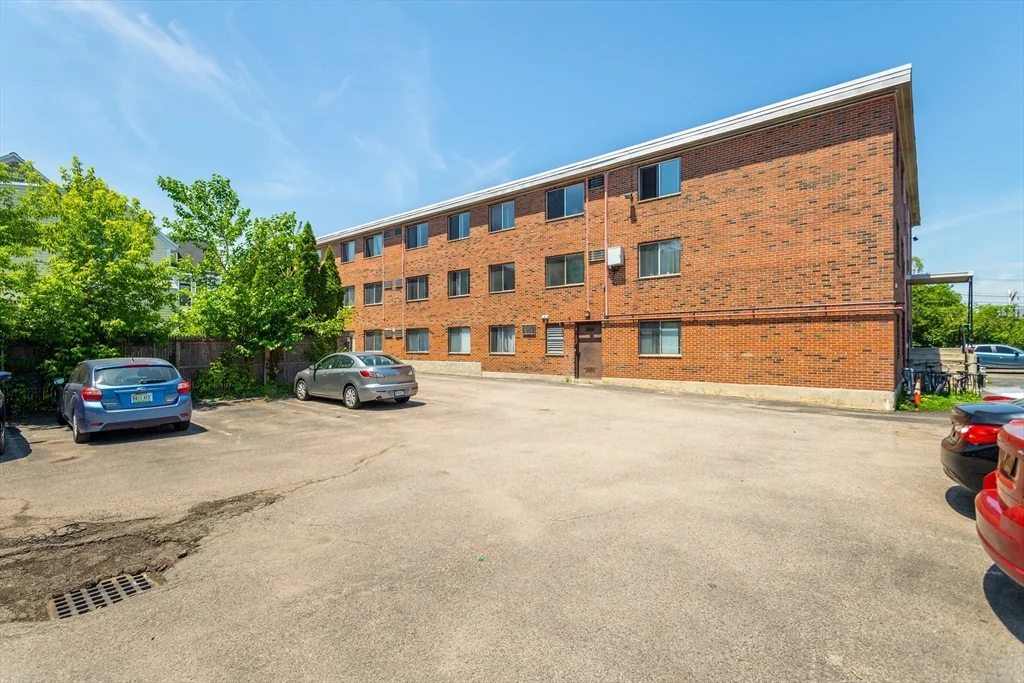 14 Murdock, Ball Square