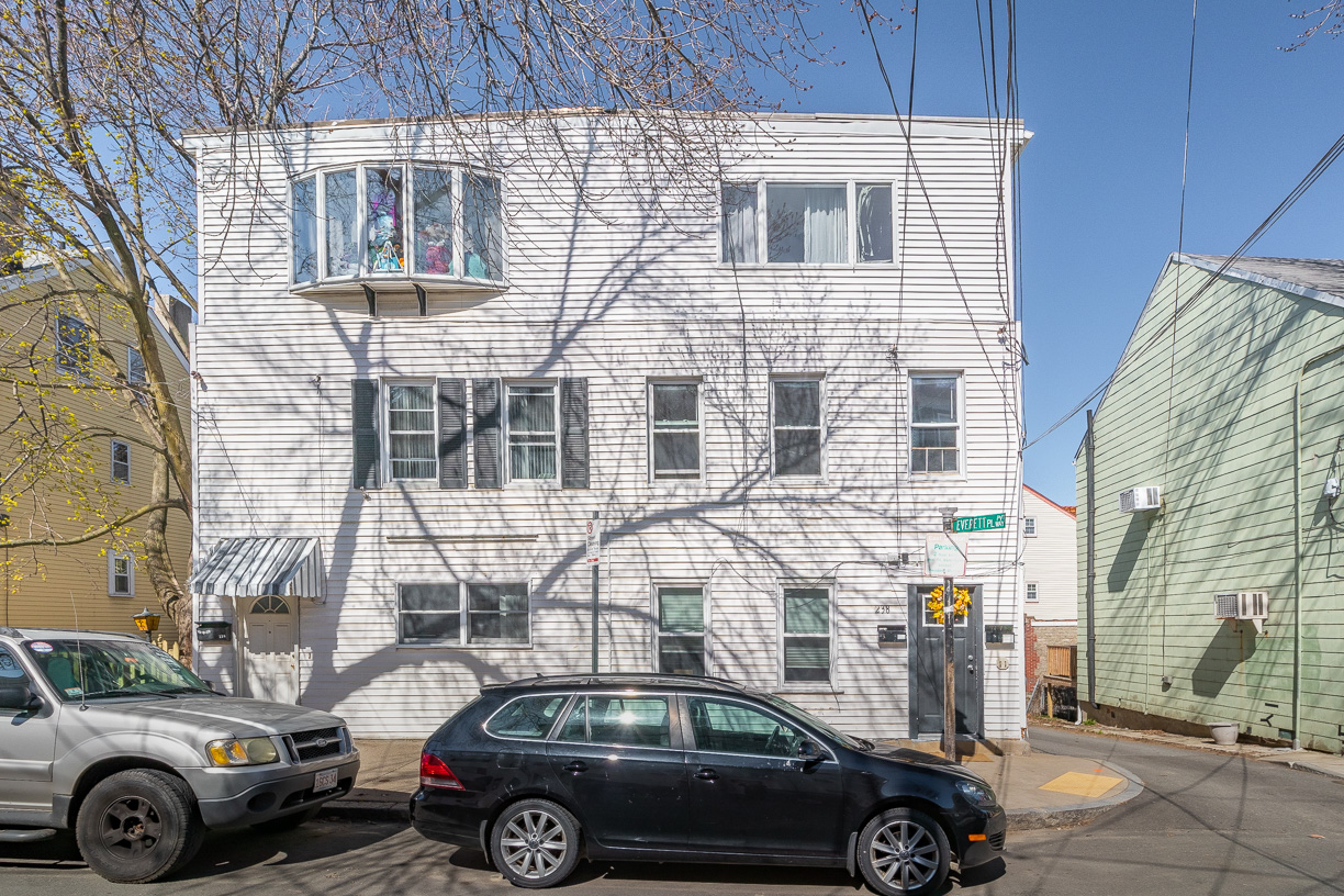 238 Everett St, East Boston