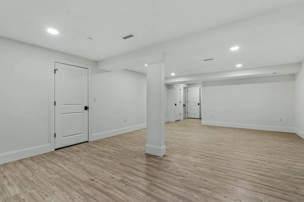 27 Lily Pond Ln, Lexington