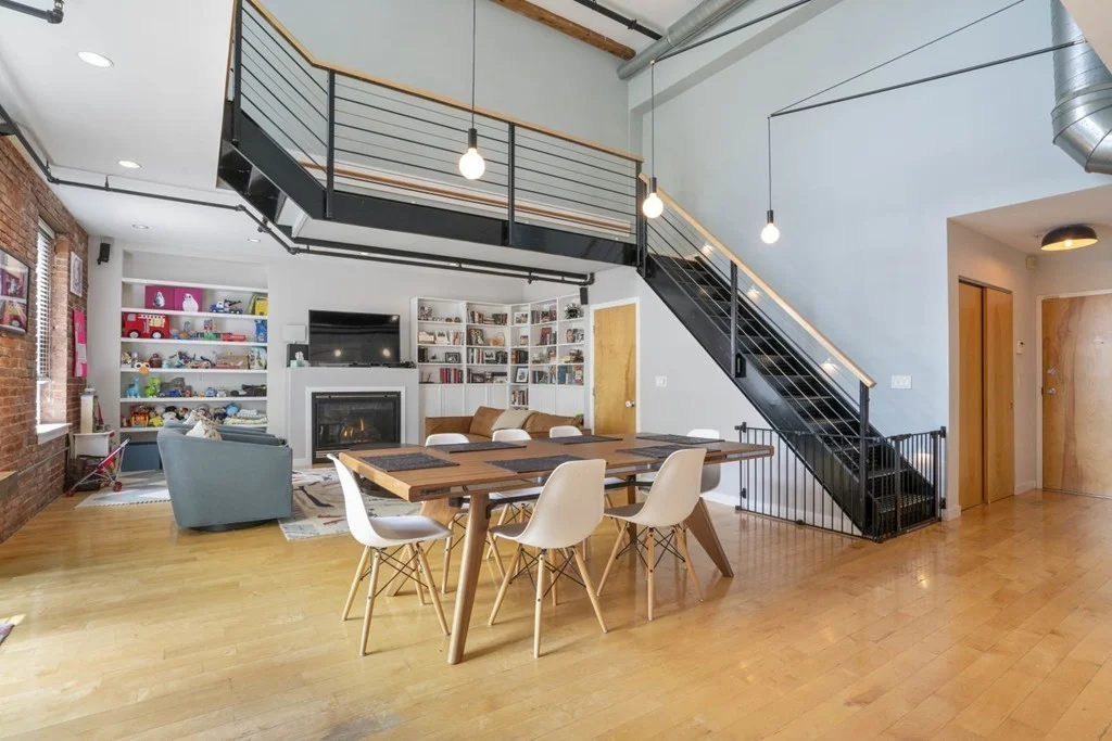 8 Newcomb, Roxbury