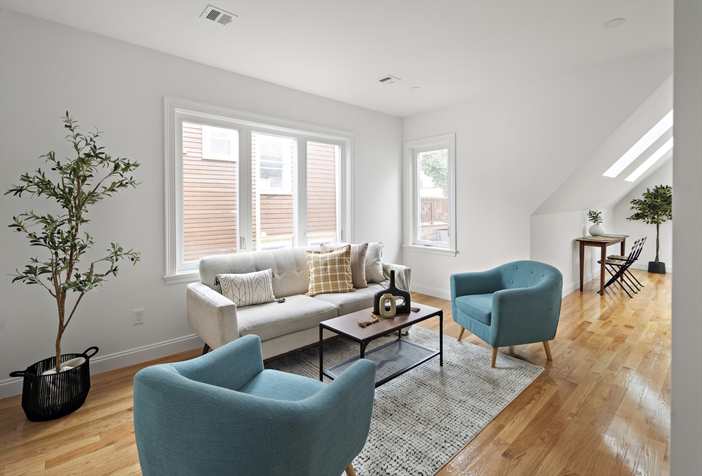 24 Montrose St, Roxbury