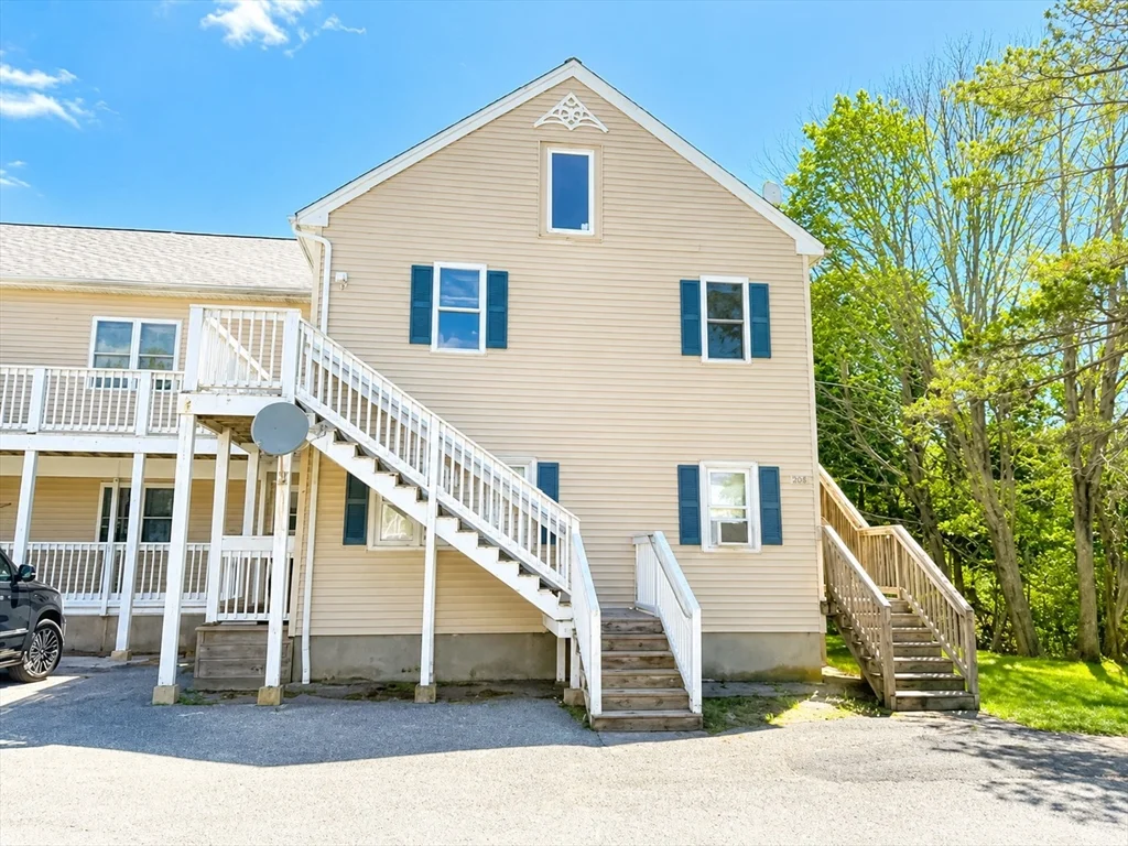 1717 Ocean St, Marshfield