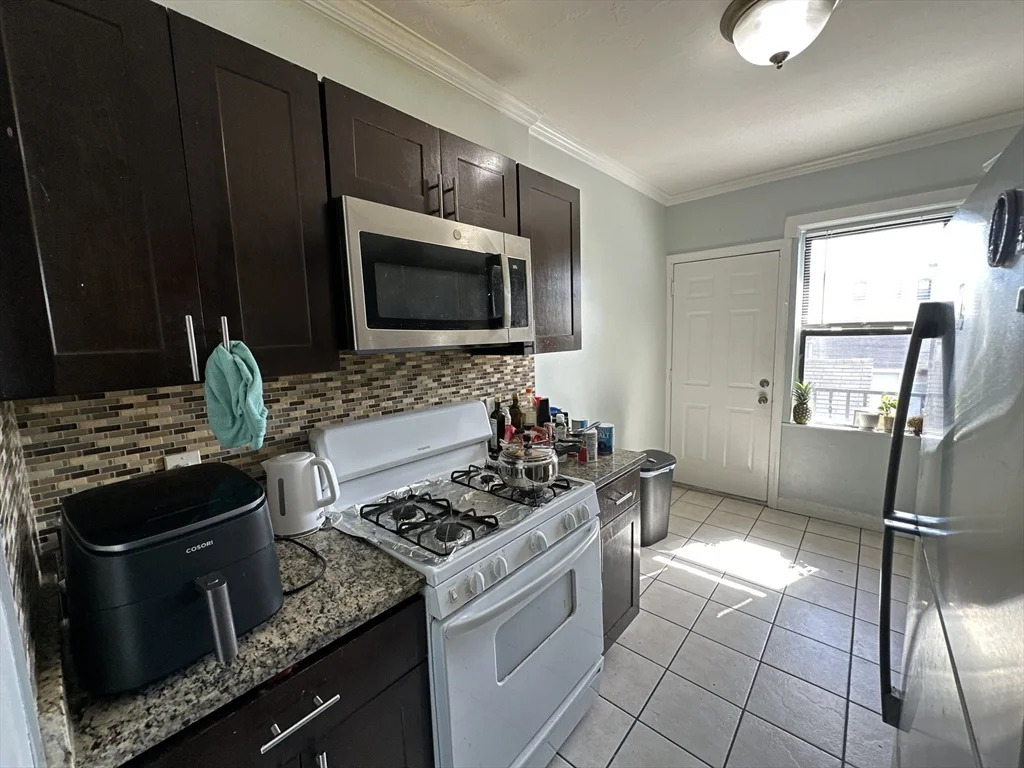 435 Walnut Ave, Roxbury