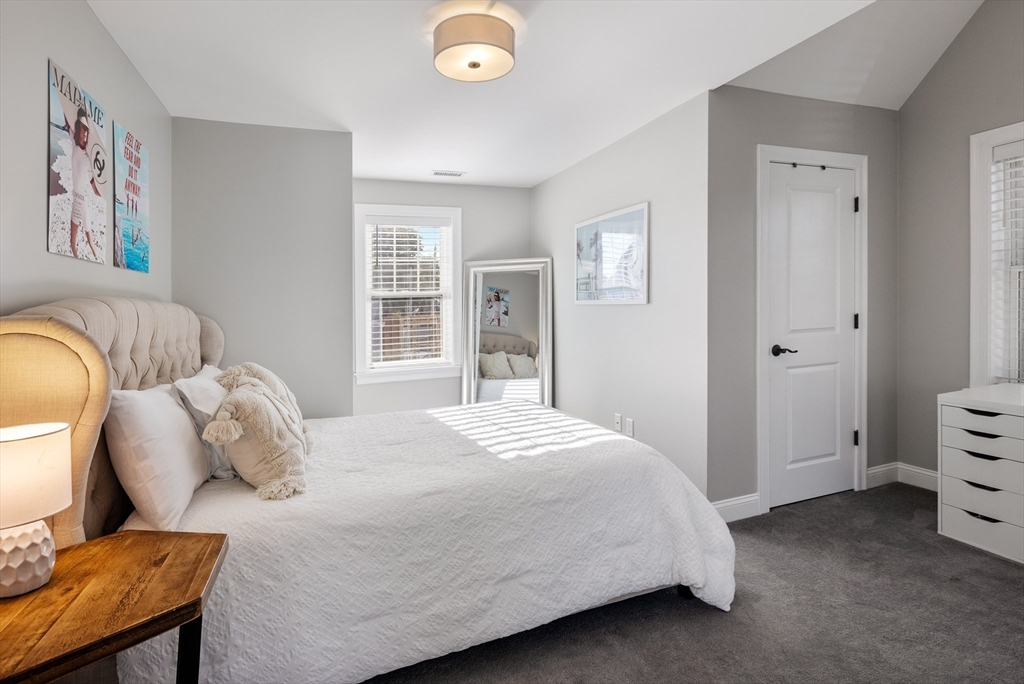 16R Gannett Rd, Minot