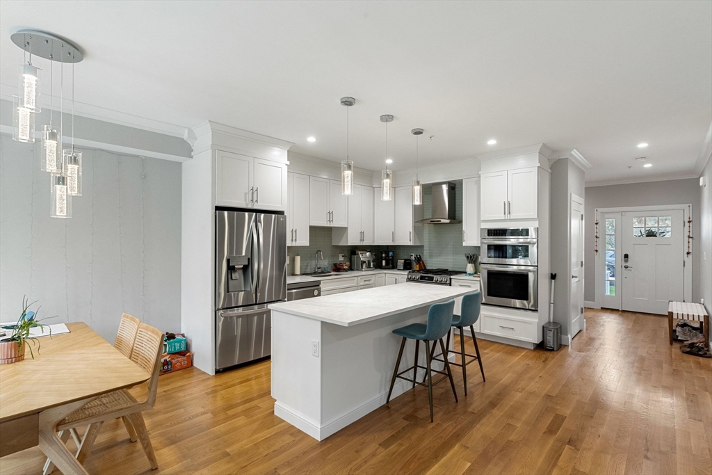 12 Blueberry Hill Ln, Melrose