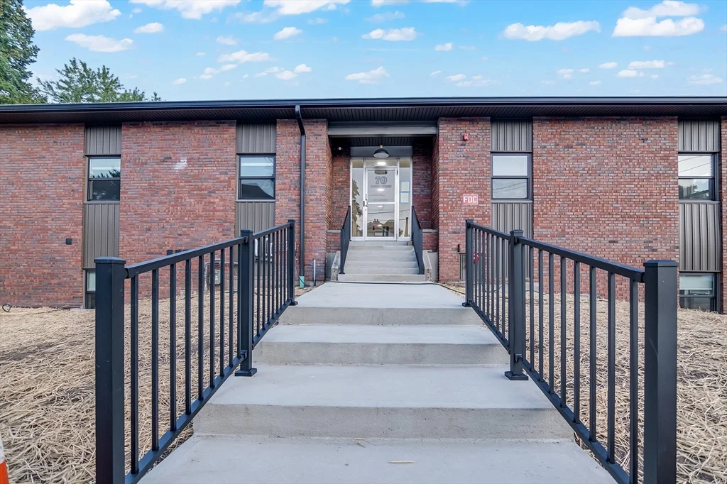 70 Court St, Westfield