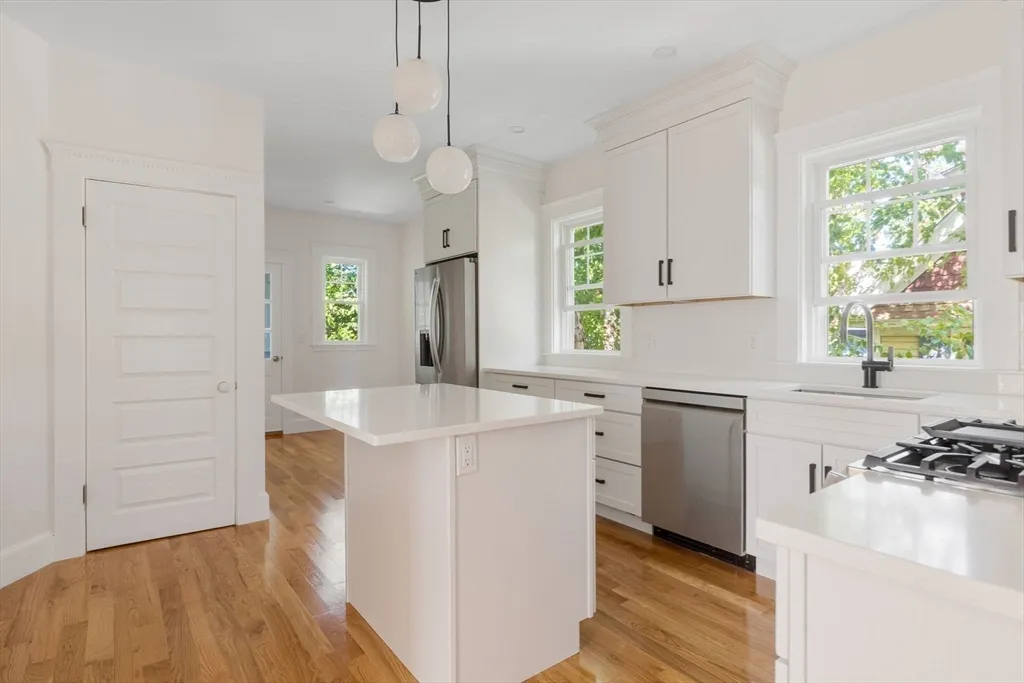 105 Fayerweather St, West Cambridge