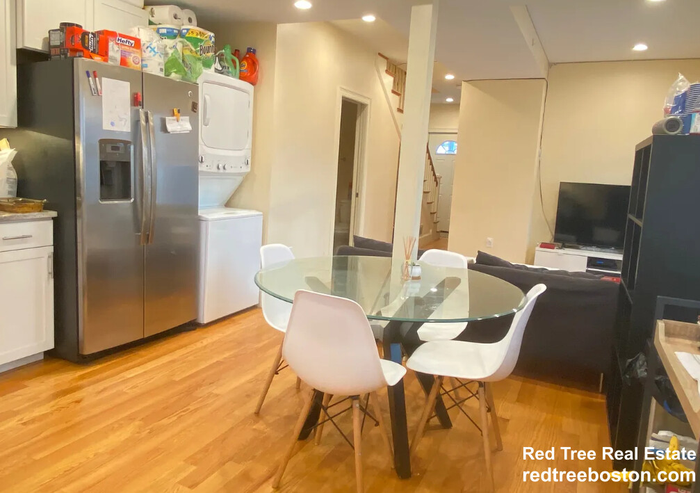 3 Griggs Pl, Allston