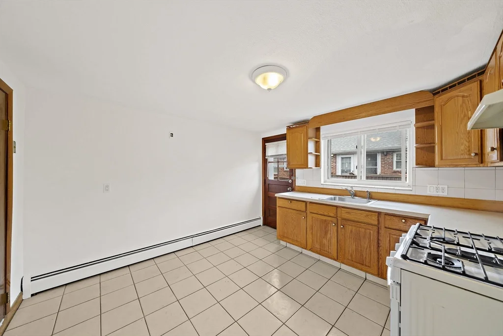 161 Neponset Valley Pkwy, Hyde Park