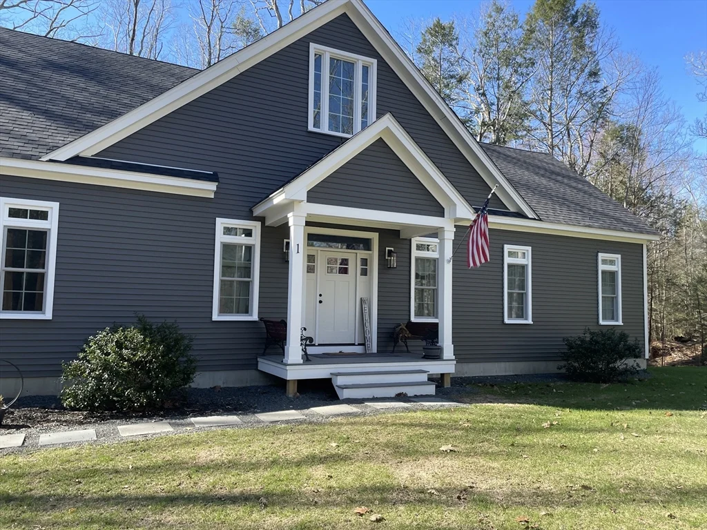 1 Lamoureux Ln, Spencer