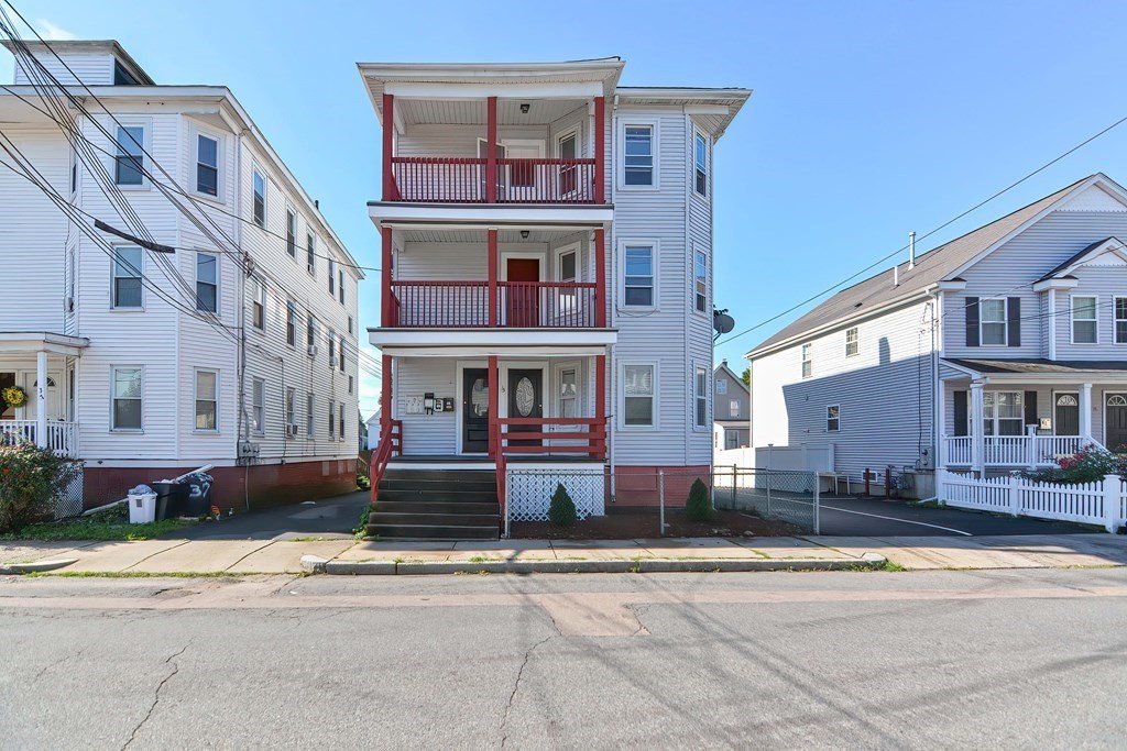 35 Holman St, Attleboro