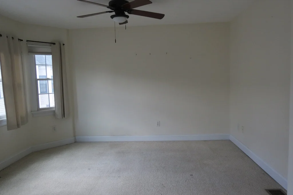 11 Railroad Ave, Salisbury