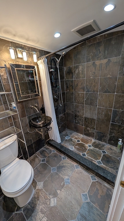 38 Lawrence St, South End