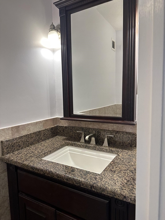 85 E India Row, Waterfront