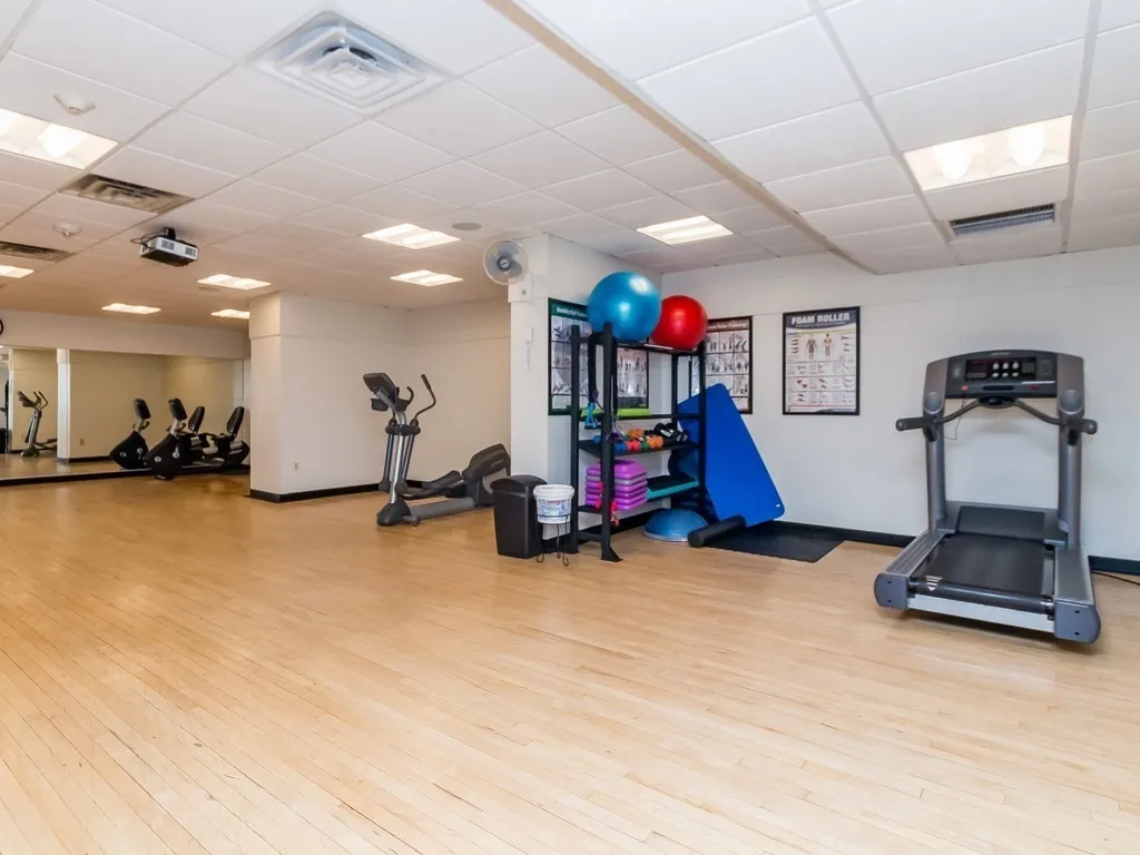 33 Pond Ave, Brookline Village