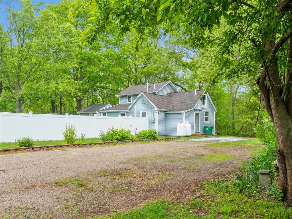 36 Brackett Rd, Ashland