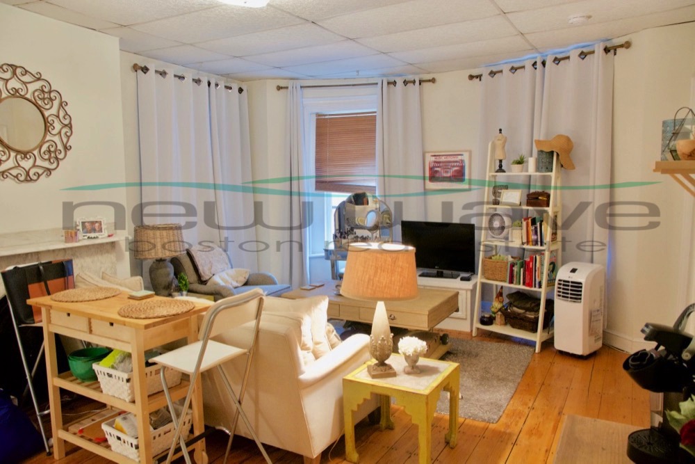 702 Massachusetts Ave, South End