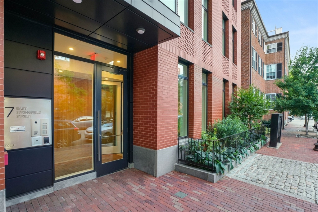 7 E Springfield, South End