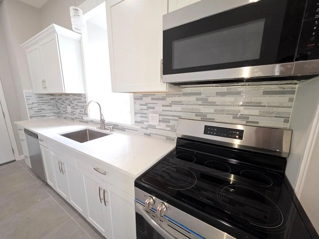 5 Beacon St, Clinton