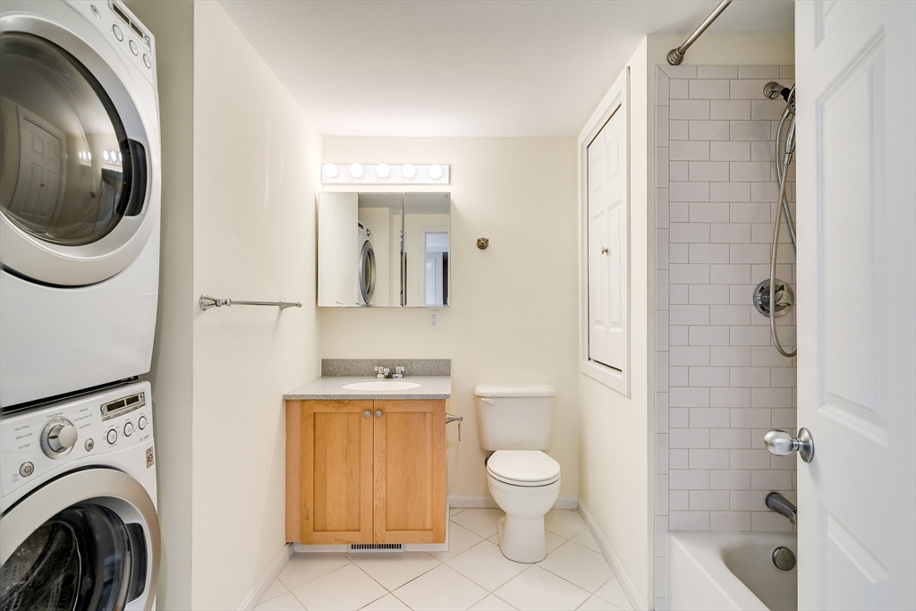 210 Broadway, Everett