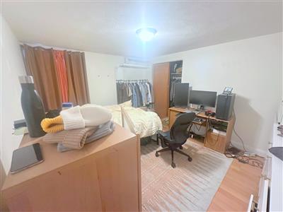 128 Pine St, The Port