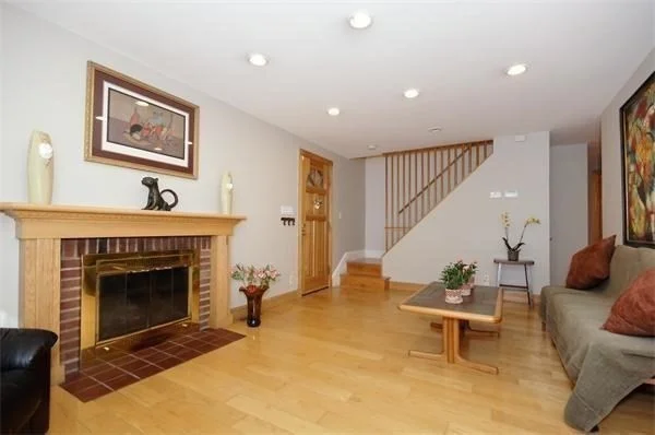 22 Westlund Rd, Belmont