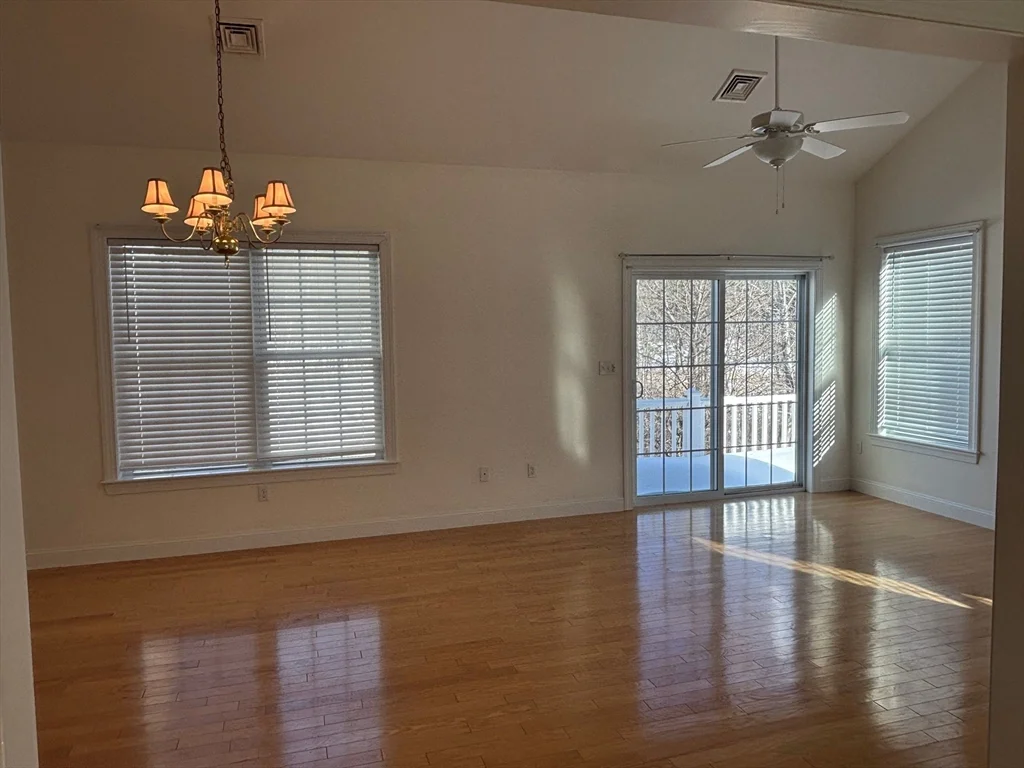 501 Autumn Ridge Dr, Ayer