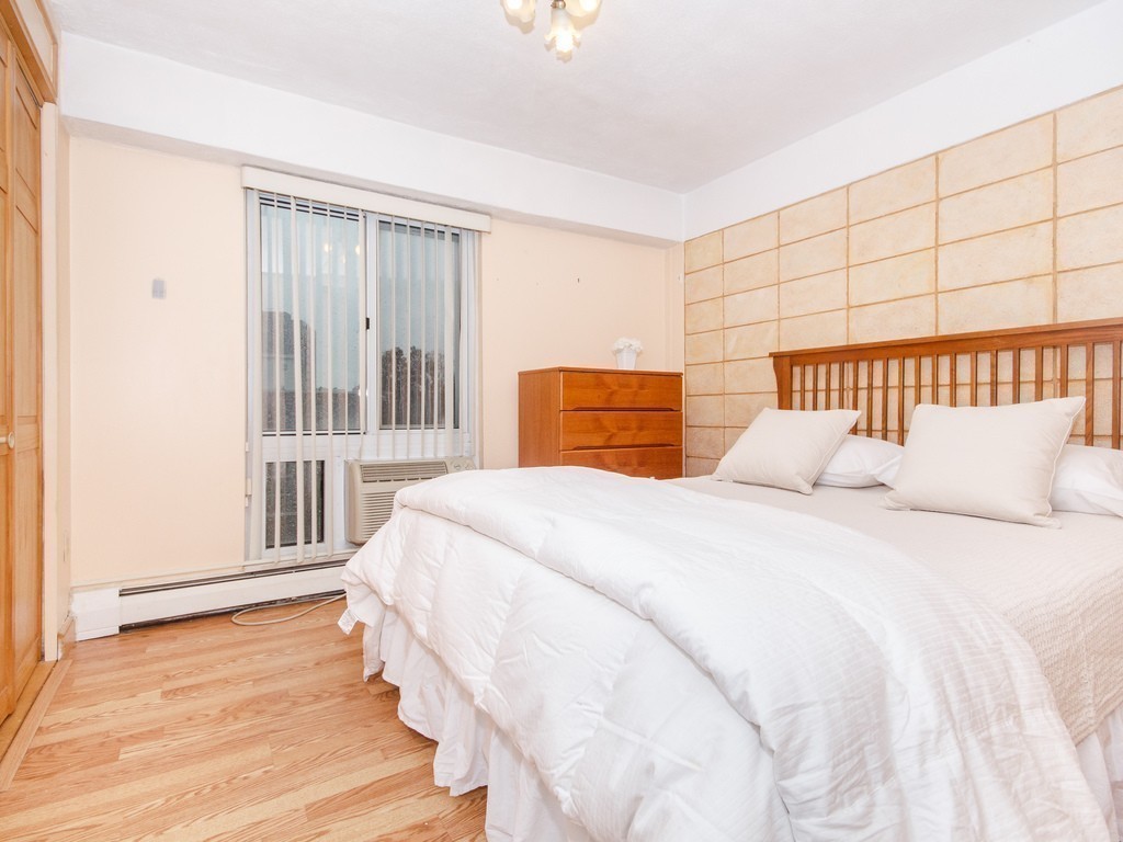 4 Trowbridge Pl, Mid-Cambridge
