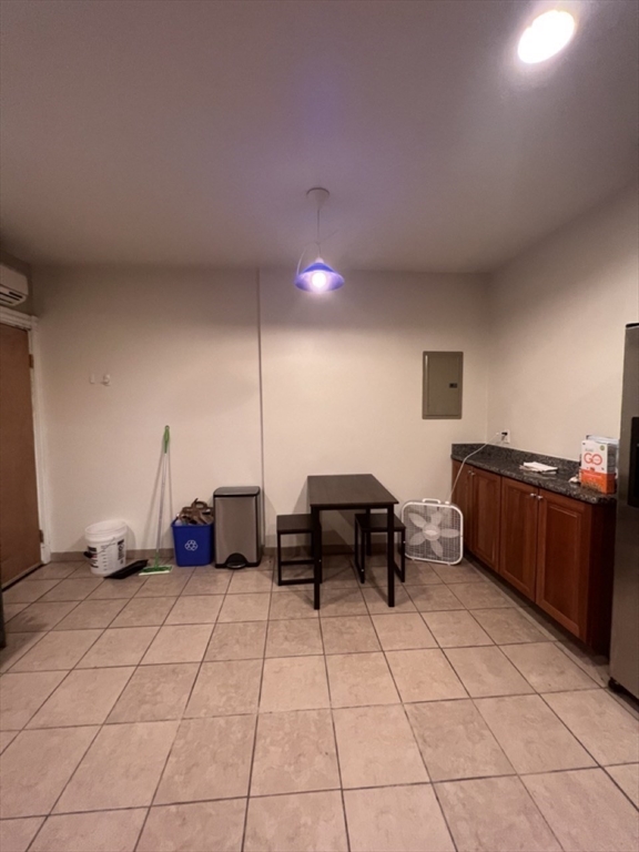 18 Homer, Central Village