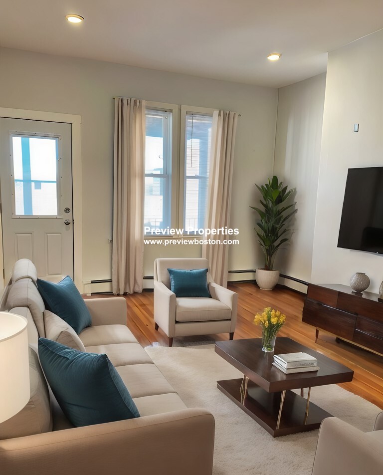 208 Maverick St, East Boston