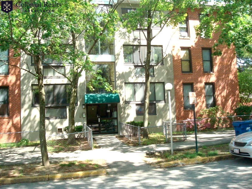 38 Juniper St, Brookline Village