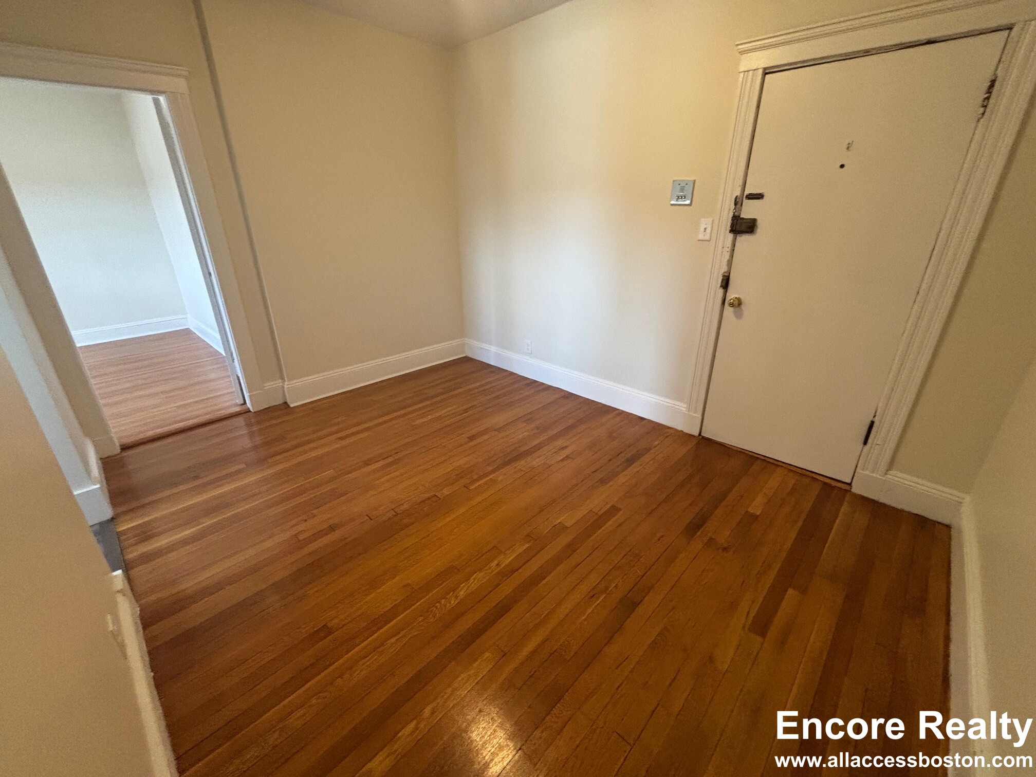 116 Washington St, Brighton