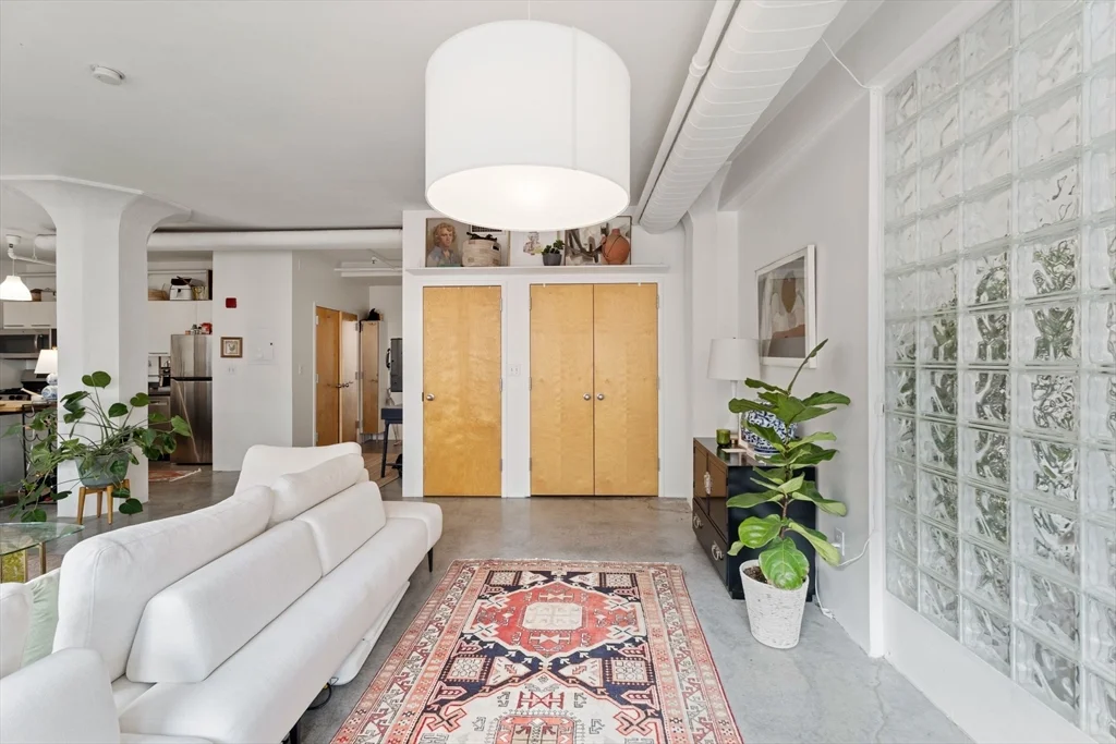 453 Washington St, Midtown