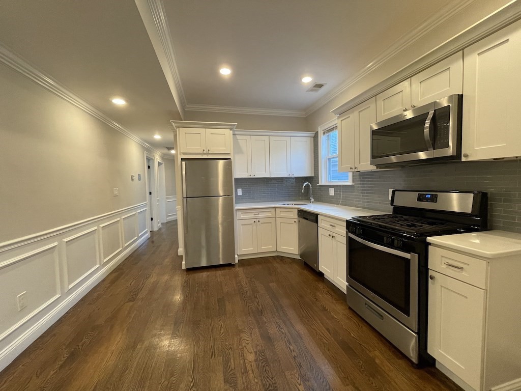 9 Cornwall St, Jamaica Plain