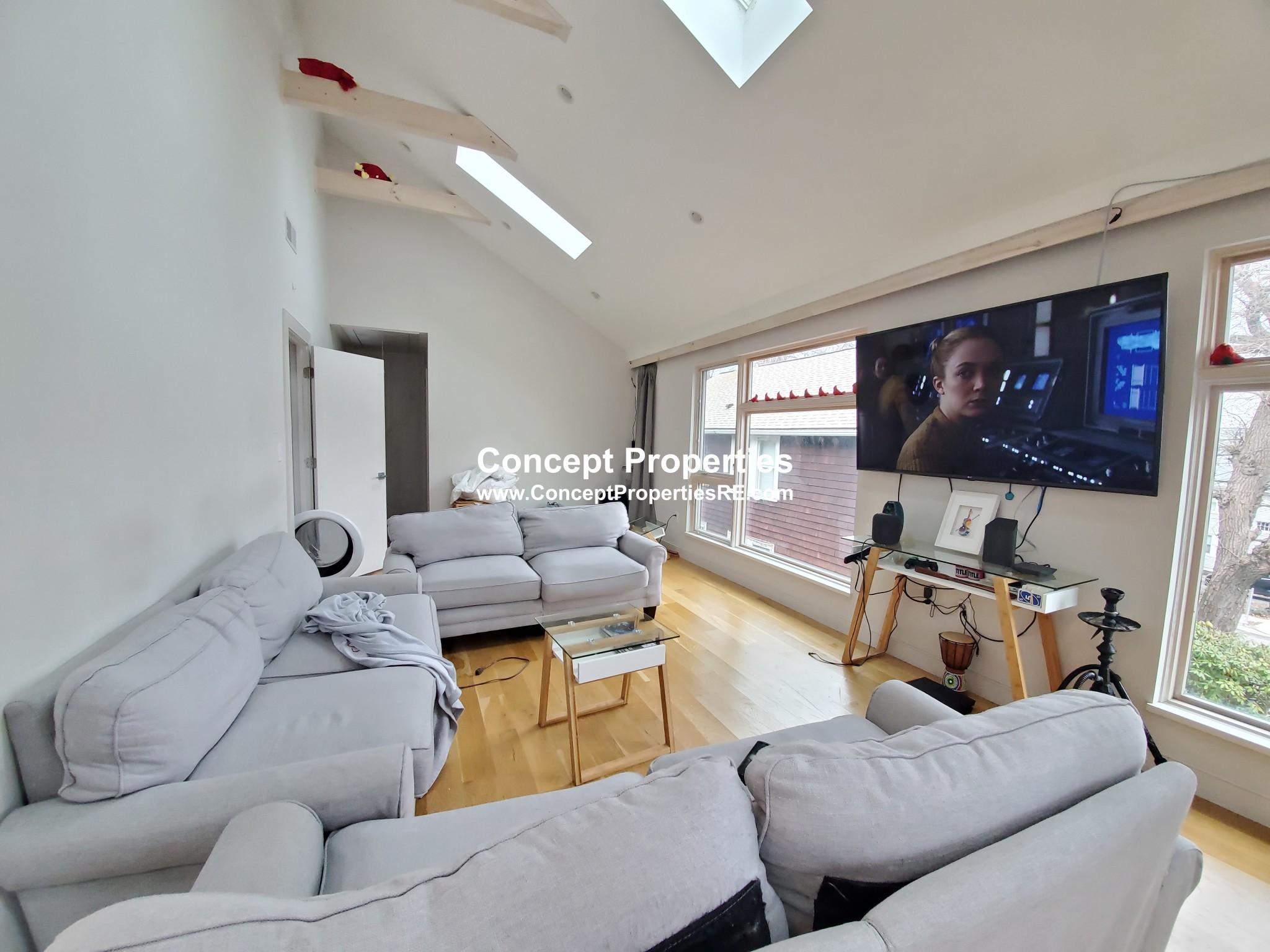 5 bed, 3 bath apartment for rent at 41 Thornton Unit 2, Mission Hill — photo 3 of 13
