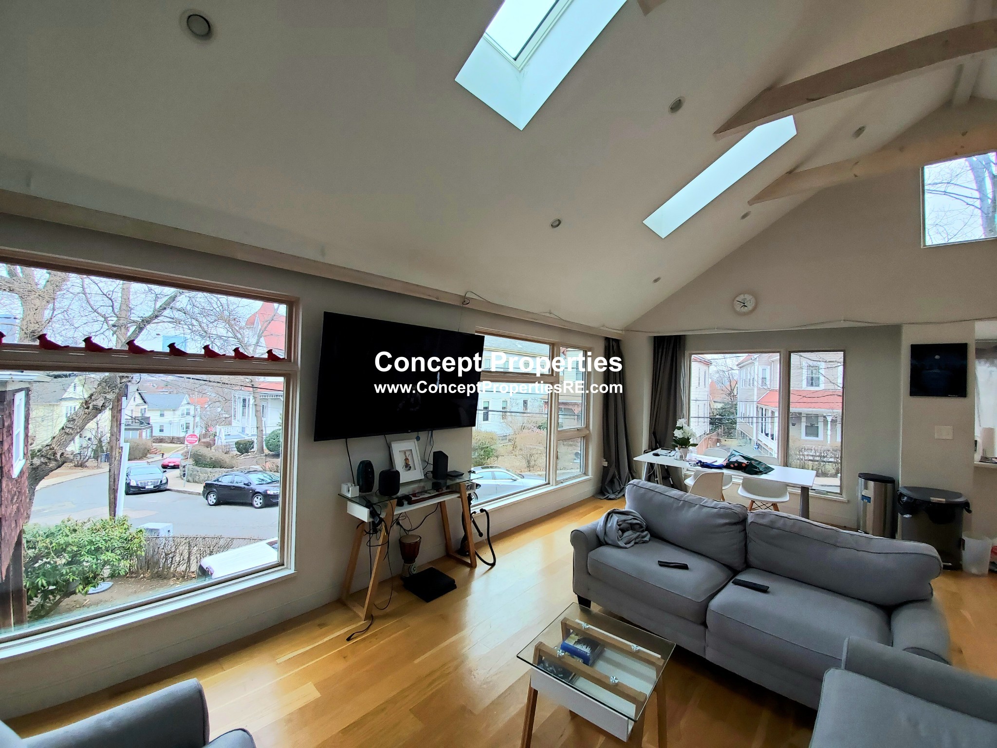 5 bed, 3 bath apartment for rent at 41 Thornton Unit 2, Mission Hill — photo 4 of 13