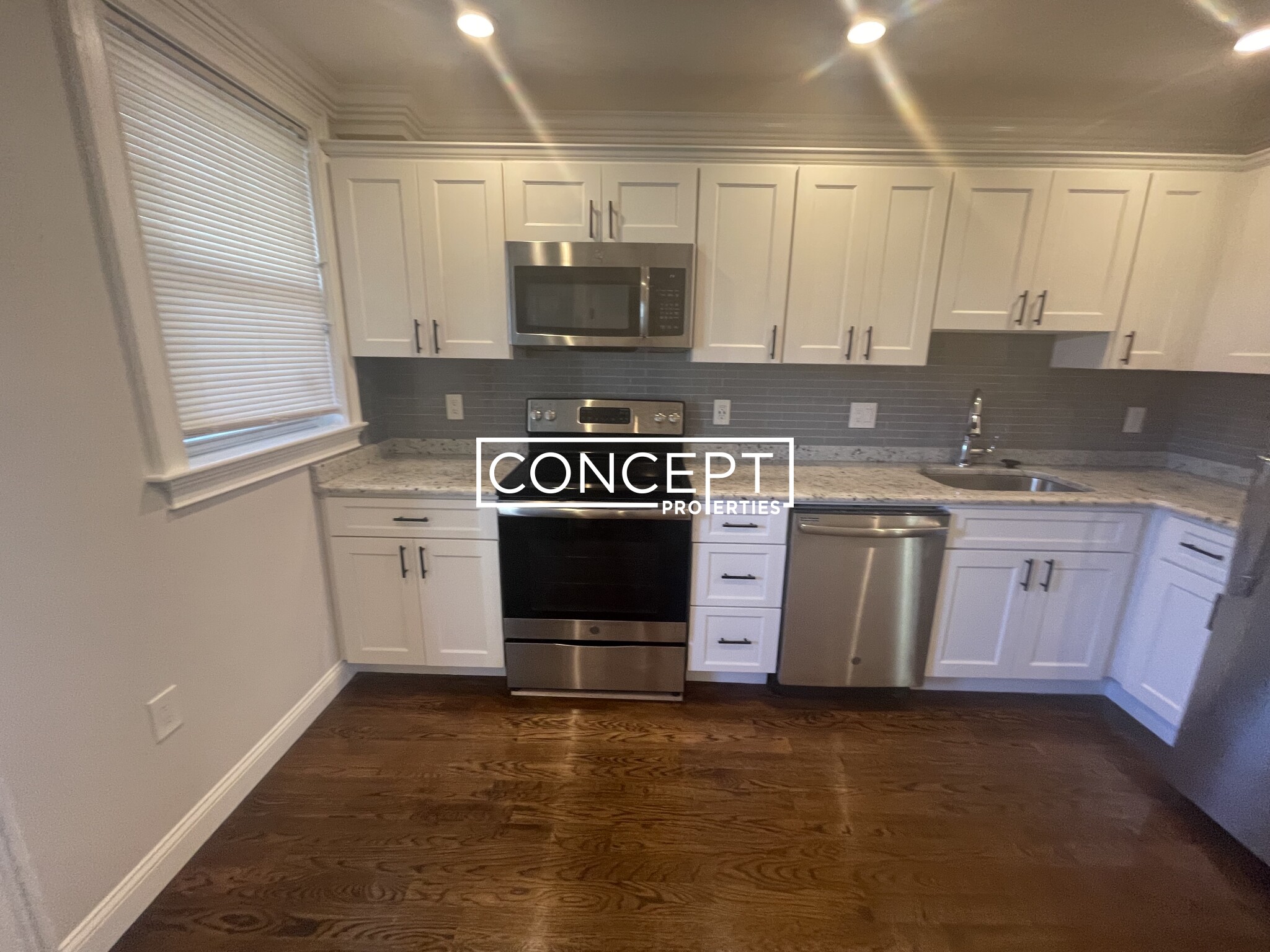 2 bed, 1 bath apartment for rent at 41 Walnut Park Unit 1, Roxbury — photo 3 of 13