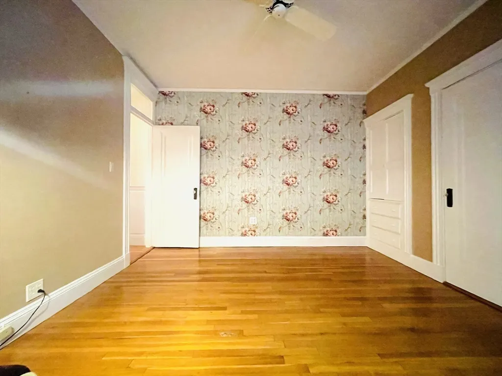 1988 Commonwealth Ave, Brighton