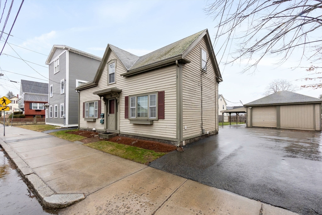 92 Washington St, Peabody