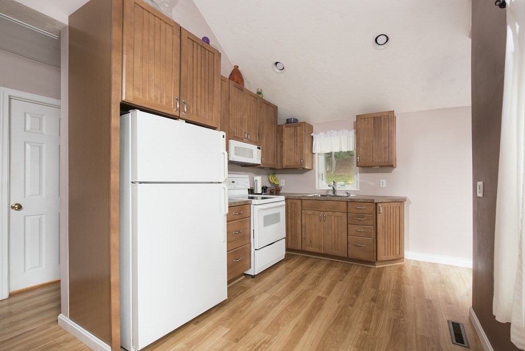 75 Saugus Ave, Saugus