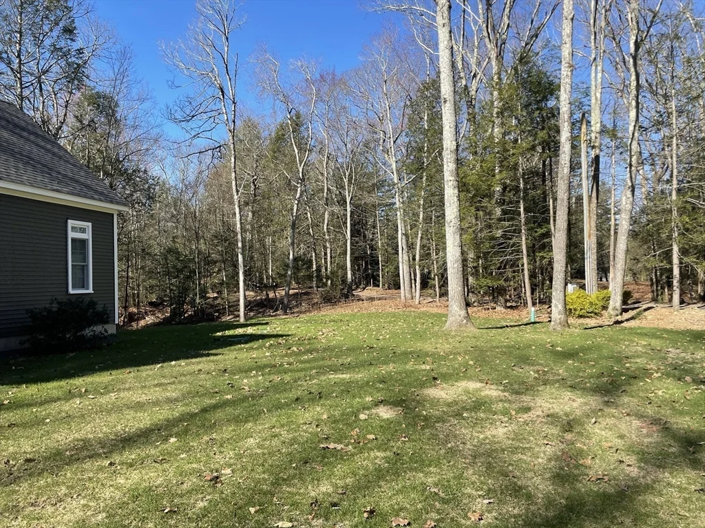 1 Lamoureux Ln, Spencer