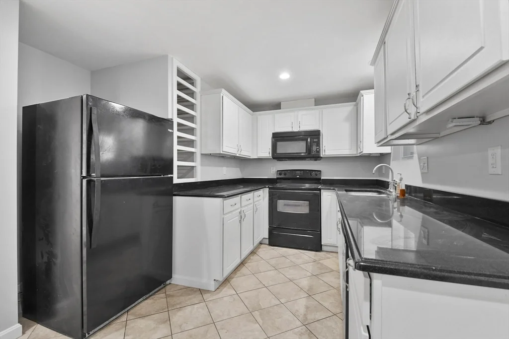 515 Winthrop St, Rehoboth
