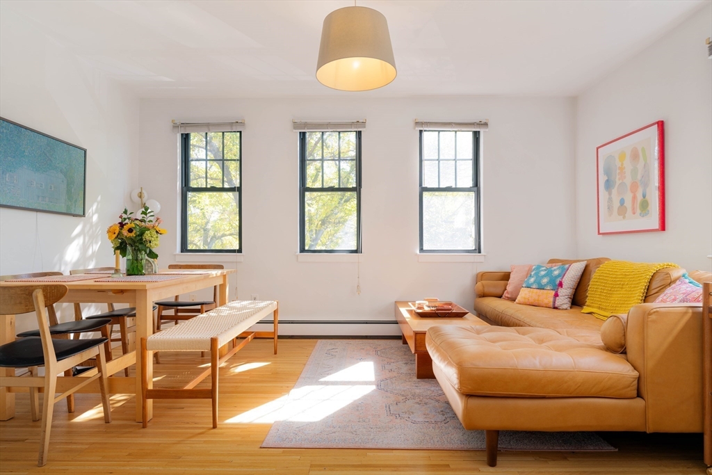 241 River St, Riverside