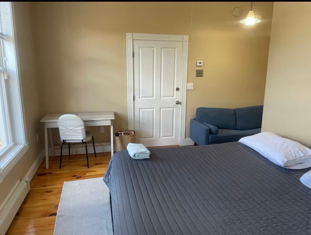 96 Warren St, Roxbury