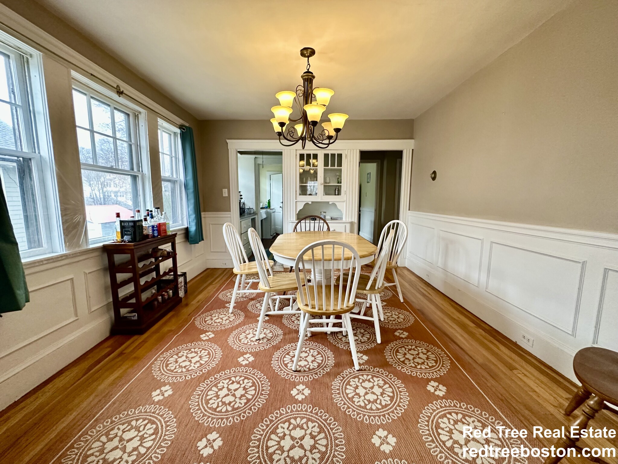 102 Bennett St, Oak Square