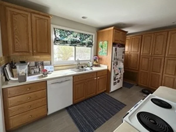 10 Bellevue Rd, Payson Park