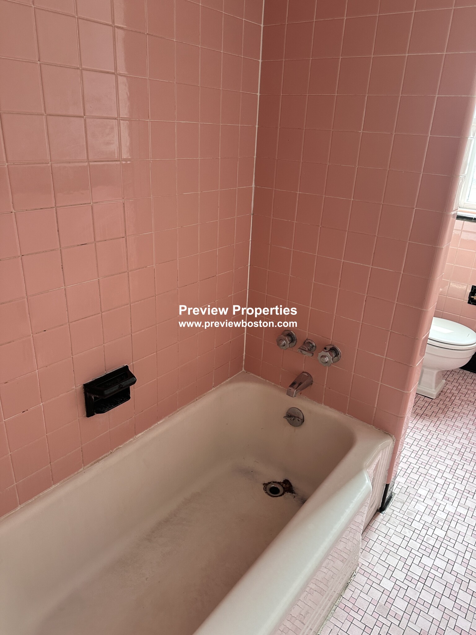 923 Beacon St, Fenway